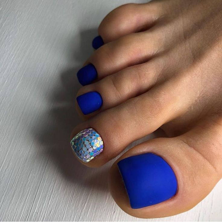 Mẫu nail chân màu xanh sapphire Mẫu nail chân màu xanh sapphire