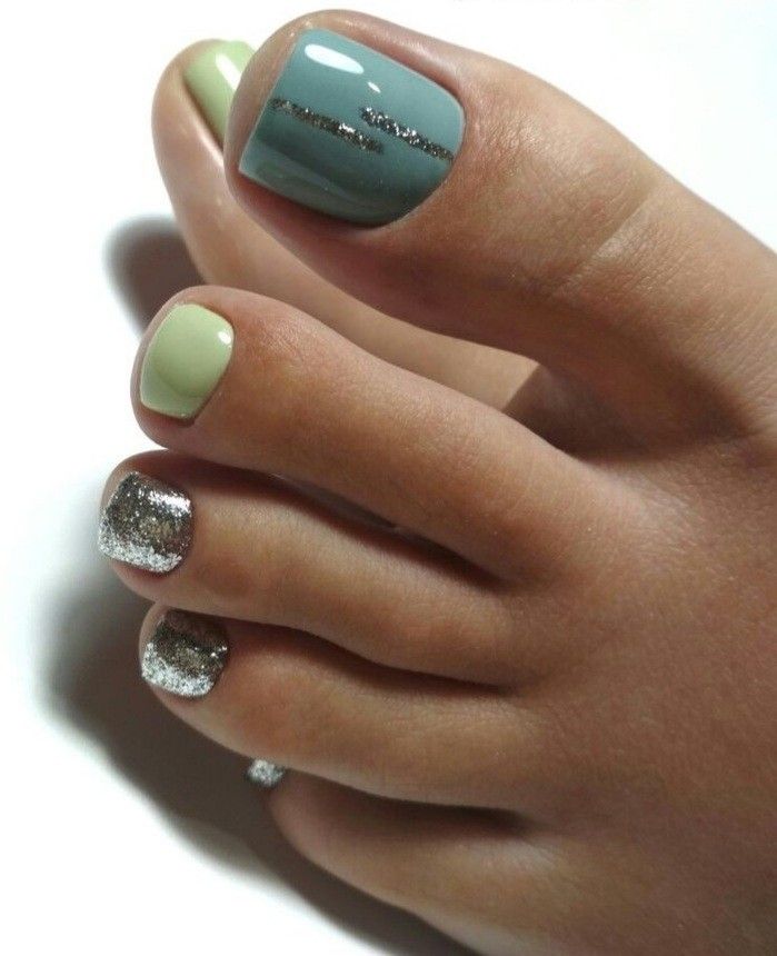 Mẫu nail chân kết hợp nhiều màu Mẫu nail chân kết hợp nhiều màu