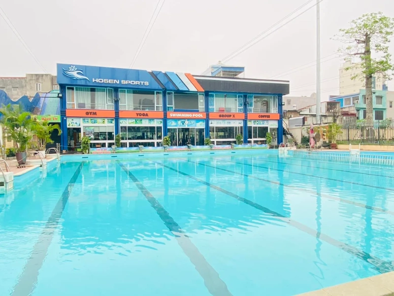 Bể bơi bốn mùa Hồ Sen.