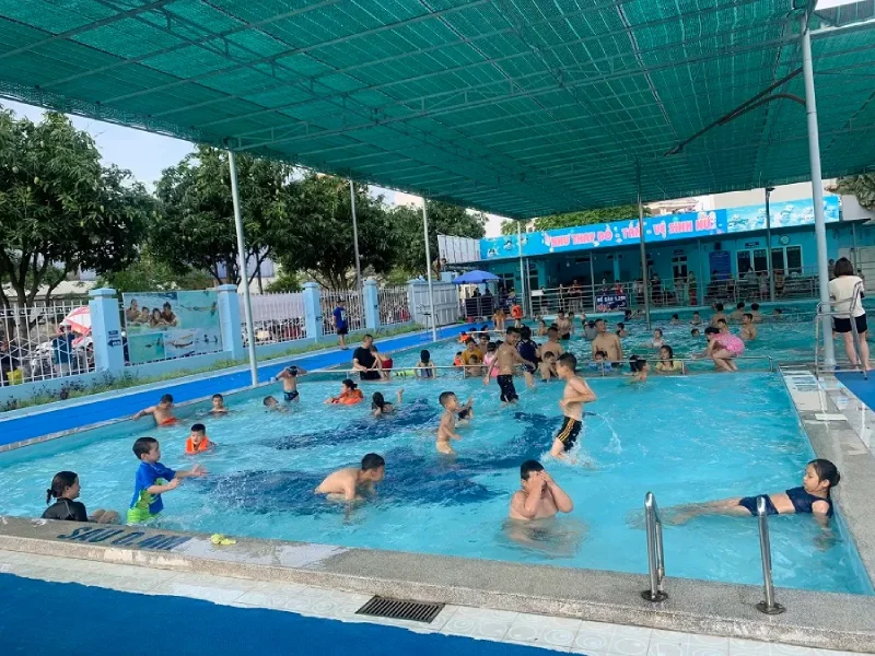 Bể bơi Cựu Viên