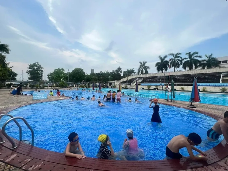 Bể bơi Cung Văn Hoá Việt Tiệp.