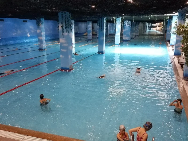 Bể bơi bốn mùa Times City Bể bơi bốn mùa Times City