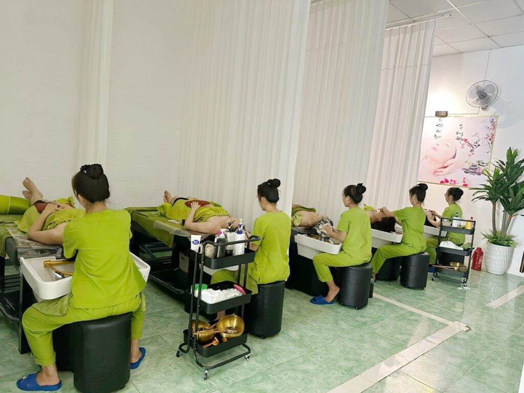 Bảng giá Top 10 dịch vụ gội đầu dưỡng sinh Buôn Ma Thuột: Ưu đãi hấp dẫn 8 Cốm Spa