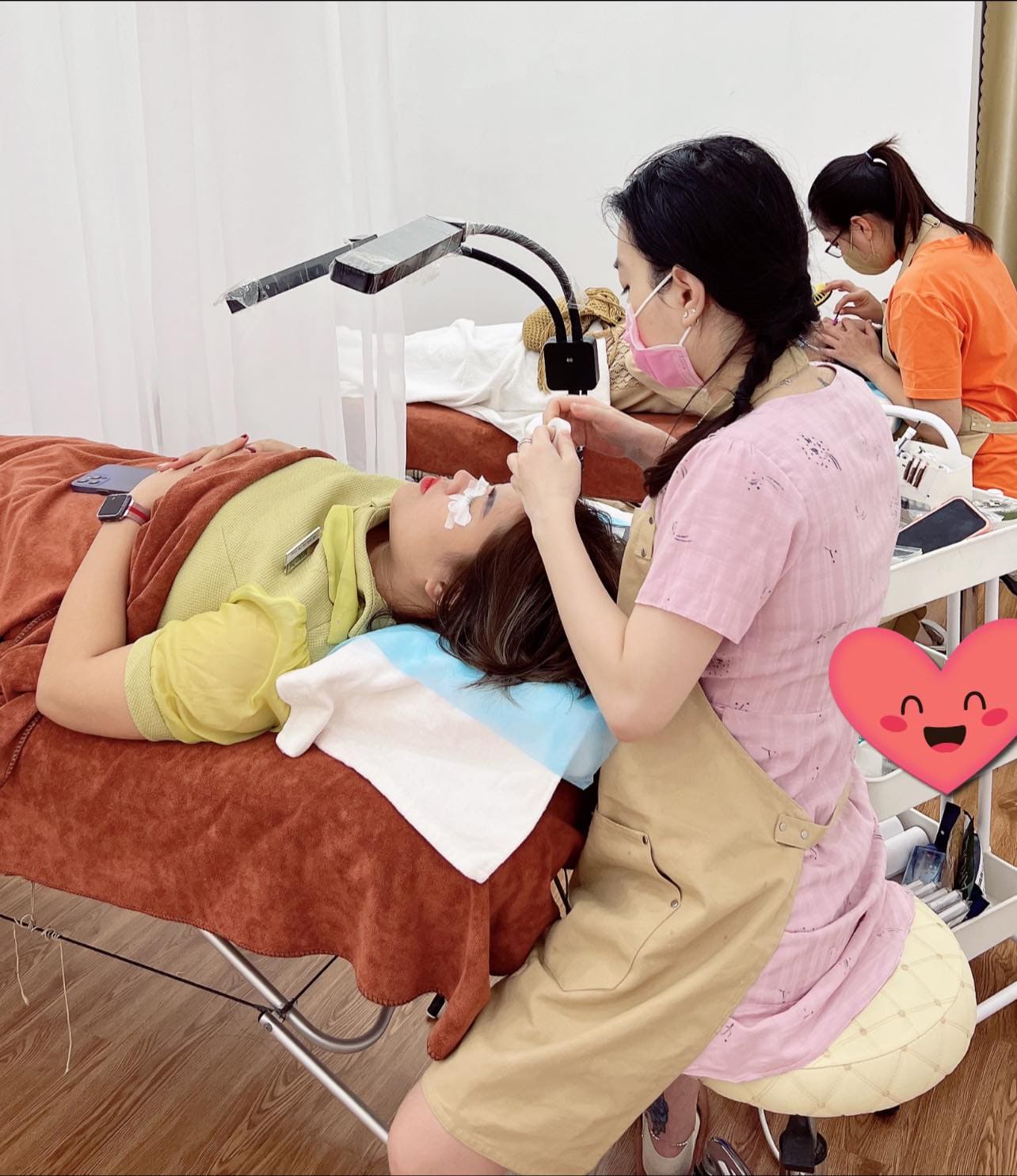 Lilynailroom by Hothiennga