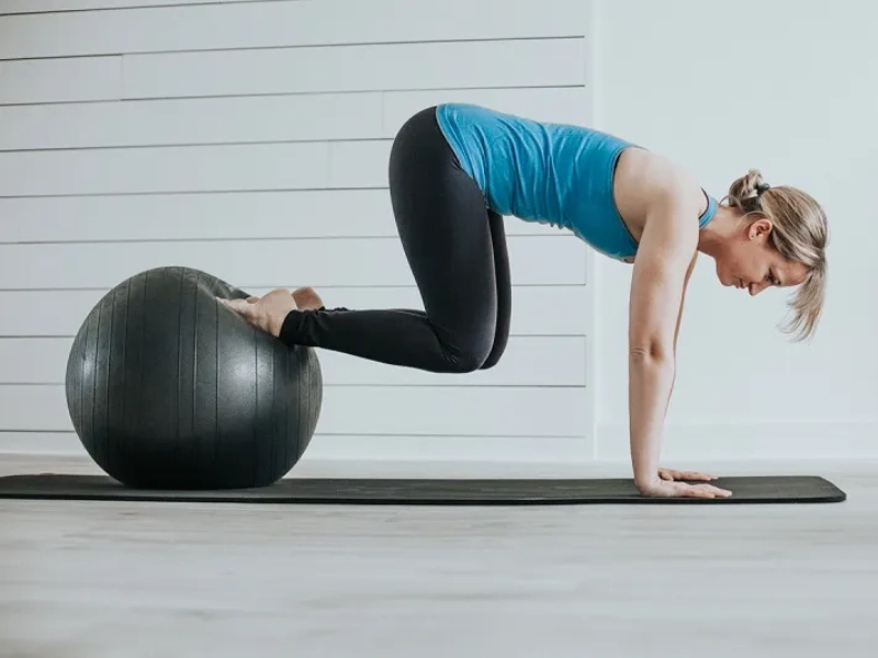 dung-cu-pilates-9-1 Bóng Pilates (Pilates Ball)