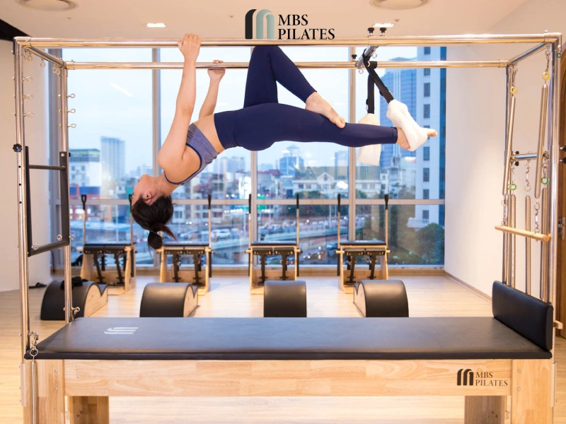 Giường tập Pilates Cadillac.