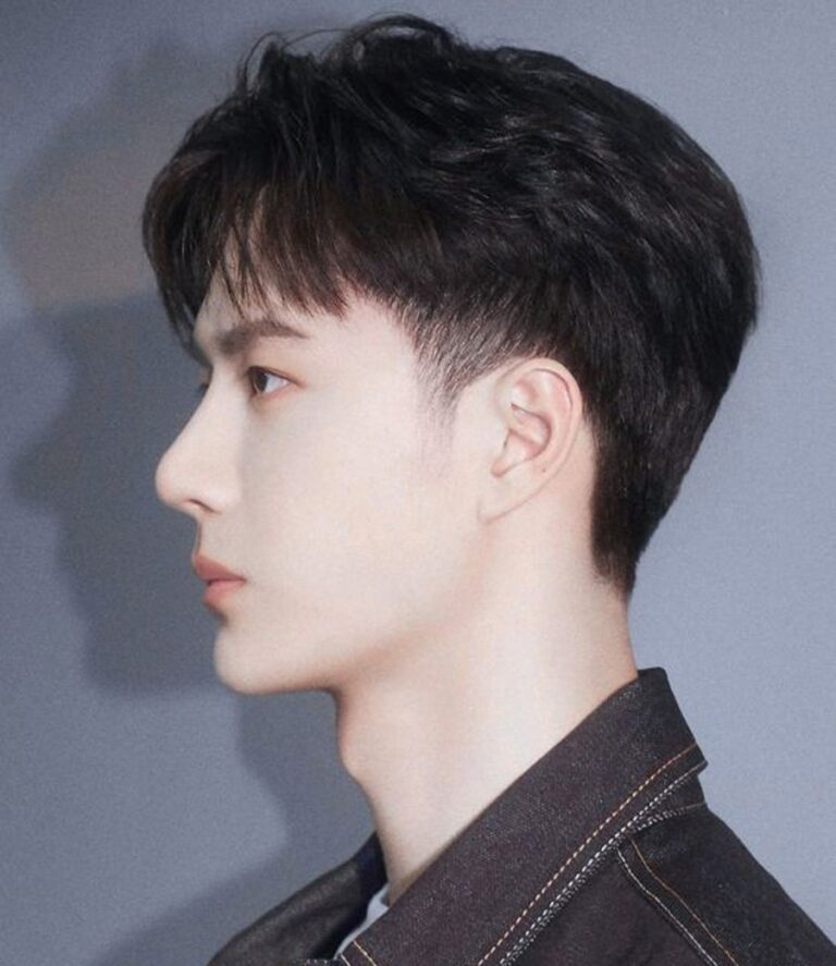 15 Kiểu Tóc Uốn Layer Nam Thời Thượng: Bí Quyết Tạo Kiểu & Chăm Sóc Tại Nhà