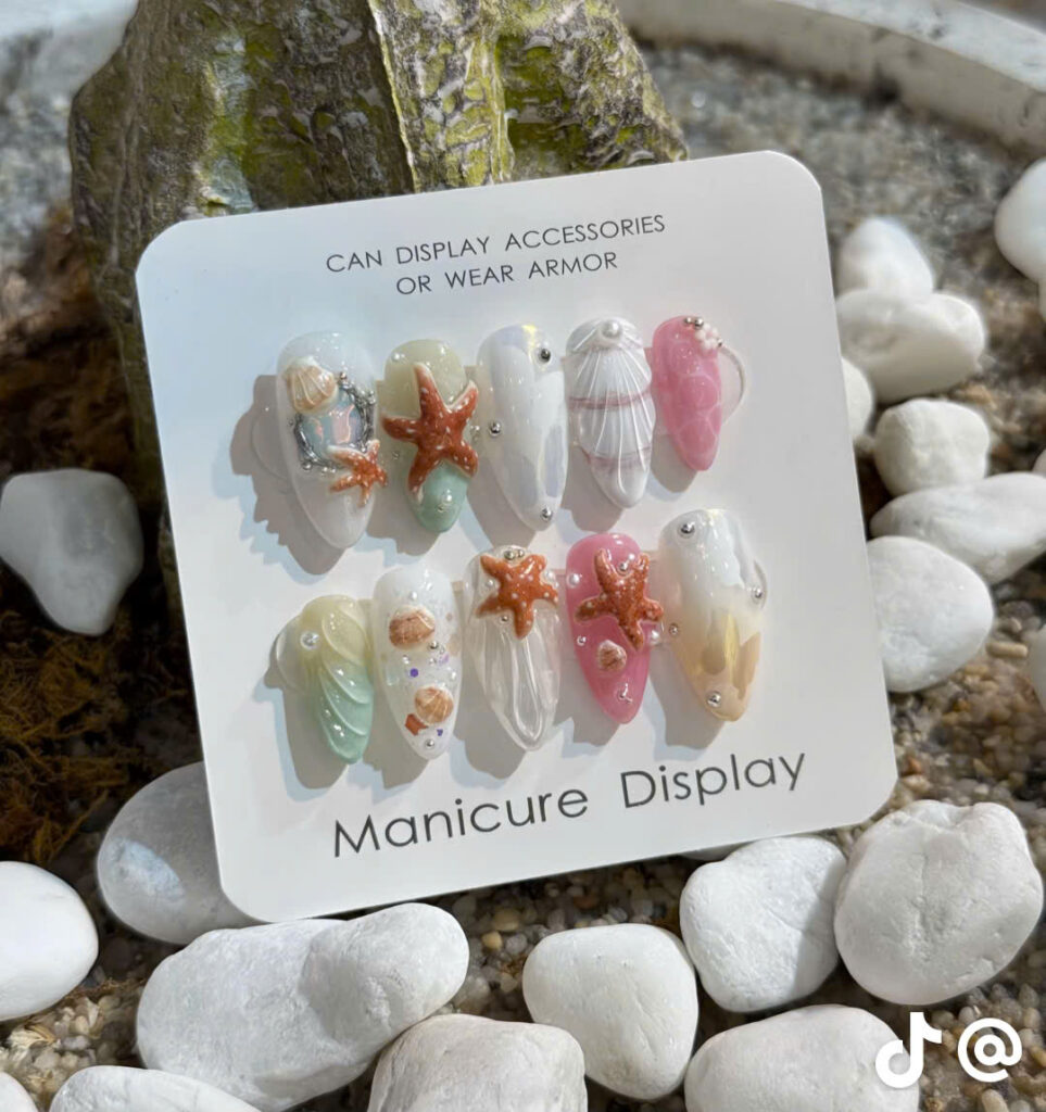 mẫu nail mùa hè họa tiết san hô