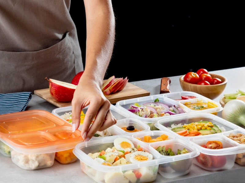 meal-prep-la-gi-loi-ich-va-cach-phan-chia-khau-phan-hop-ly-7 Nên để thức ăn nguội trước khi cho vào các hộp