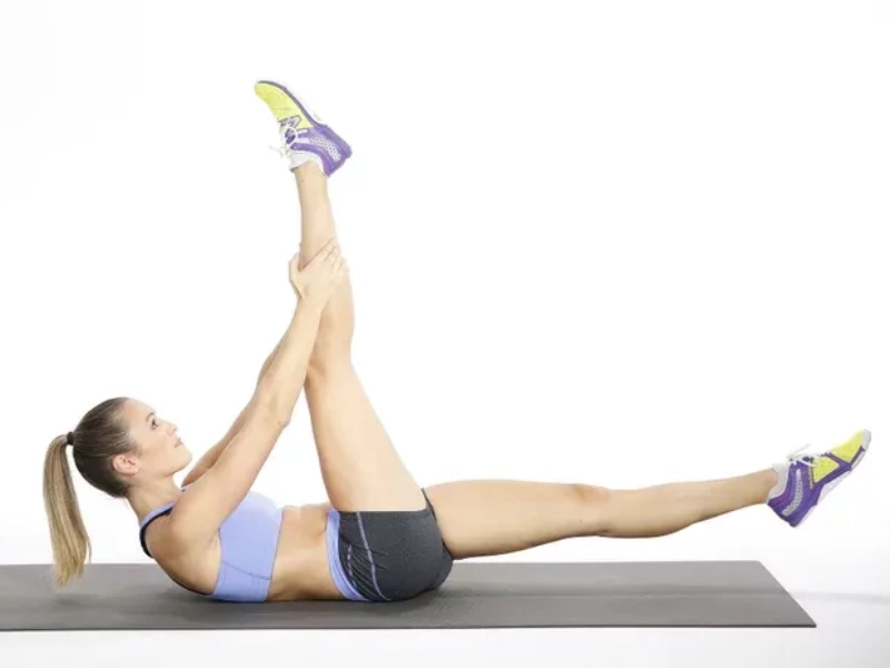 pilates-cho-nguoi-moi-bat-dau-13-1 Bài tập Pilates Scissors