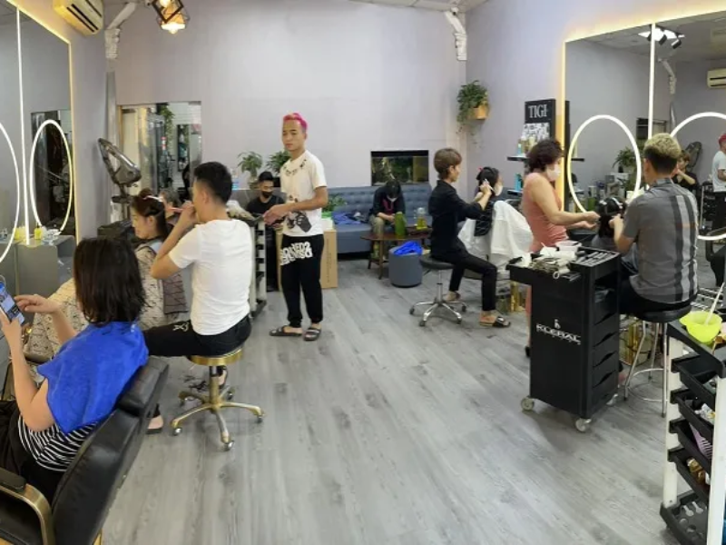 Nguyễn Hùng Hair Salon