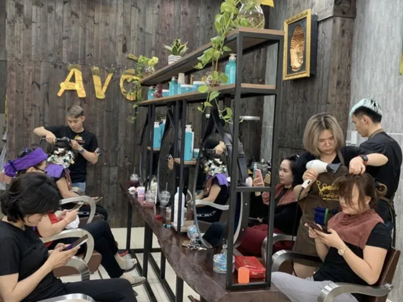 A Vòong Hair Salon & Academy A Vòong Hair Salon & Academy