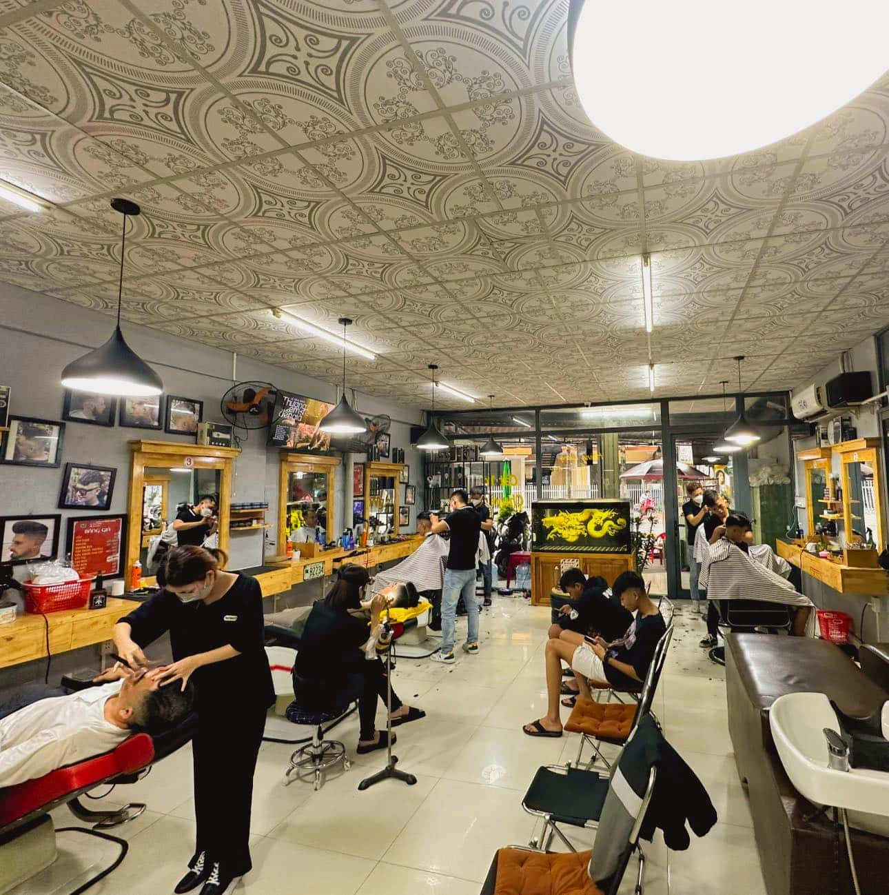 Bình Dương: Top 10 Tiệm Cắt Tóc Nam "Chất Lừ" Bạn Nhất Định Phải Ghé 1 Barber Shop Hoàng Lương