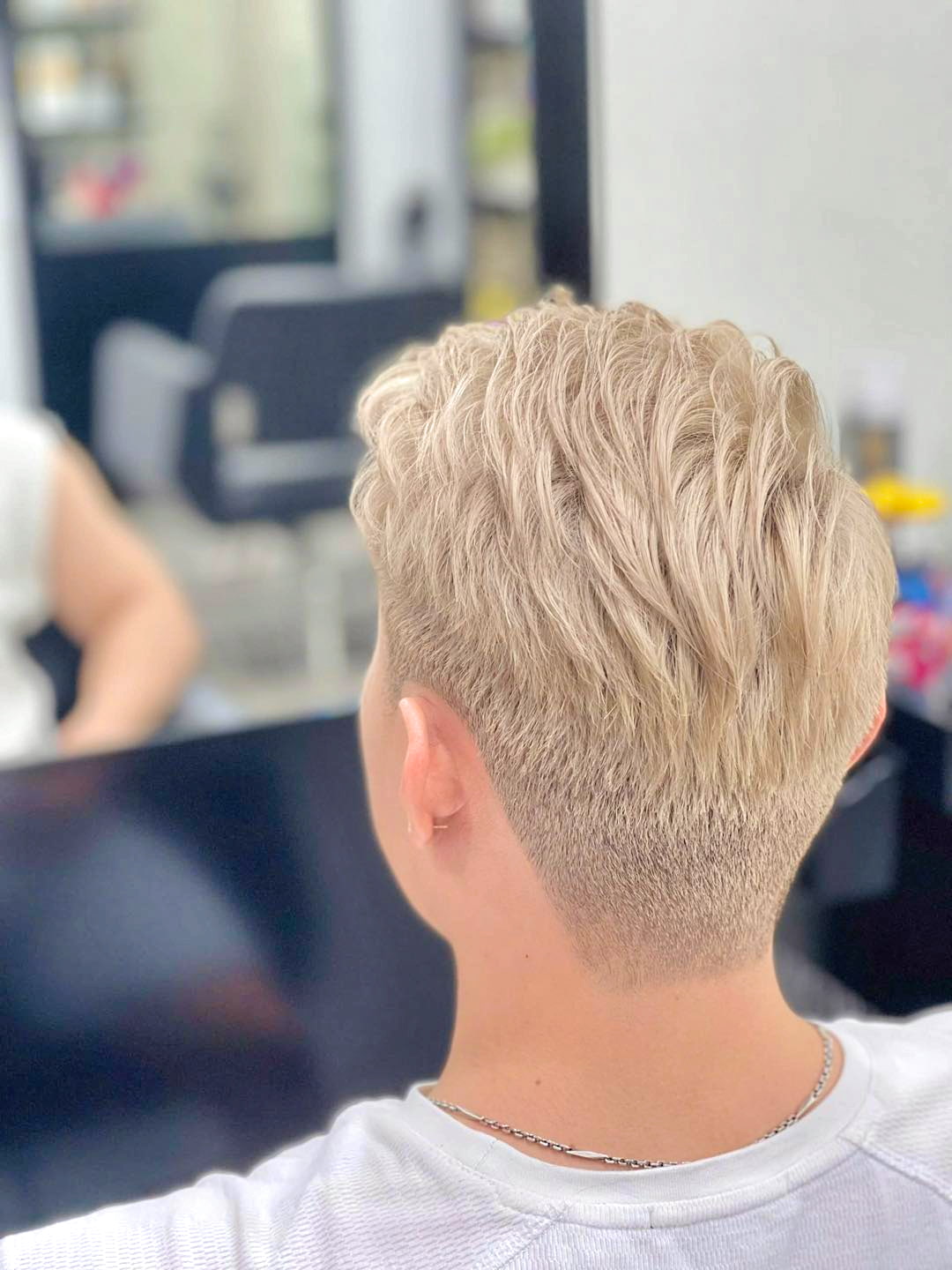 Bình Dương: Top 10 Tiệm Cắt Tóc Nam "Chất Lừ" Bạn Nhất Định Phải Ghé 10 Salon Thịnh NQ