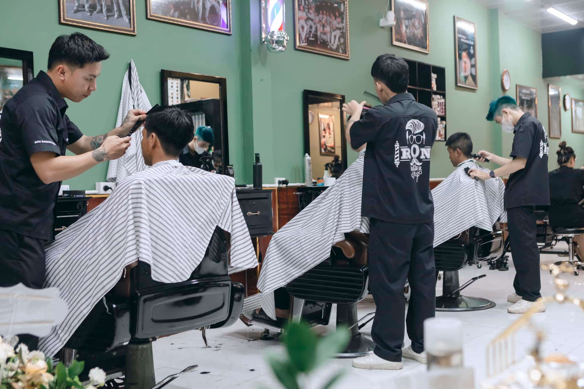 Rôn Barber Shop - Tiệm Cắt Tóc Nam Ở Huế Rôn Barber Shop - Tiệm Cắt Tóc Nam Ở Huế