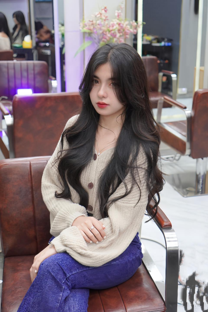 tiem-cat-toc-nu-dep-o-go-vap-2-683x1024-1 Salon Kinh Điển