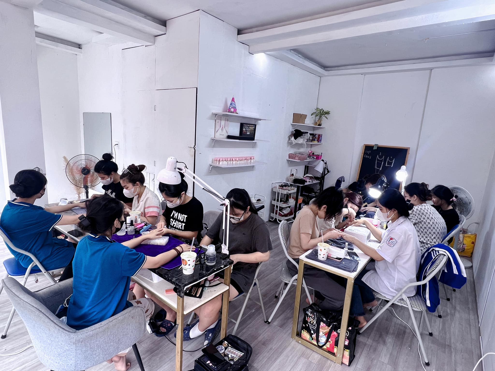 Classy Nail - Tiệm làm nail tại Hạ Long Classy Nail - Tiệm làm nail tại Hạ Long