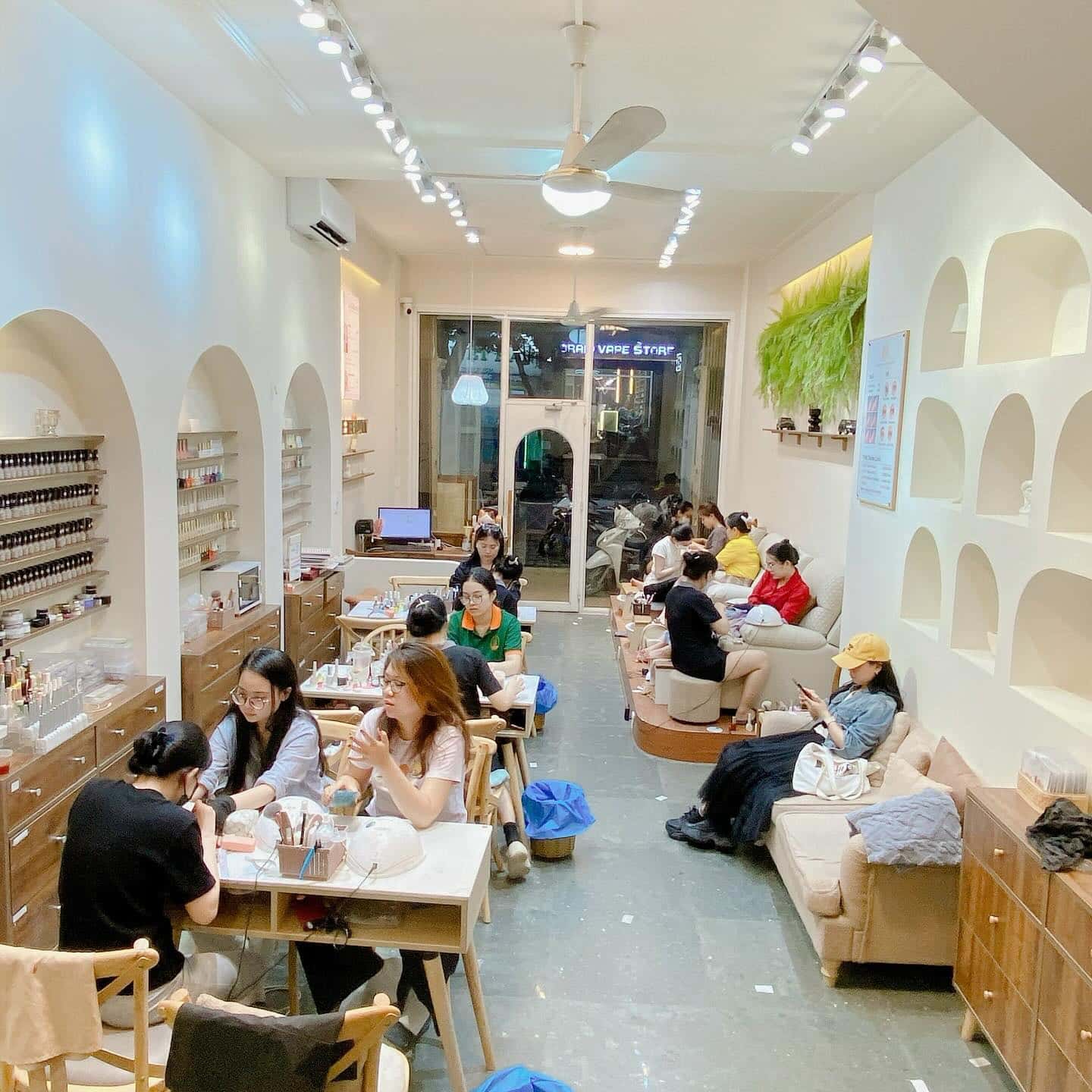 LittleNail.93s - Nail art sáng tạo tại Phú Nhuận