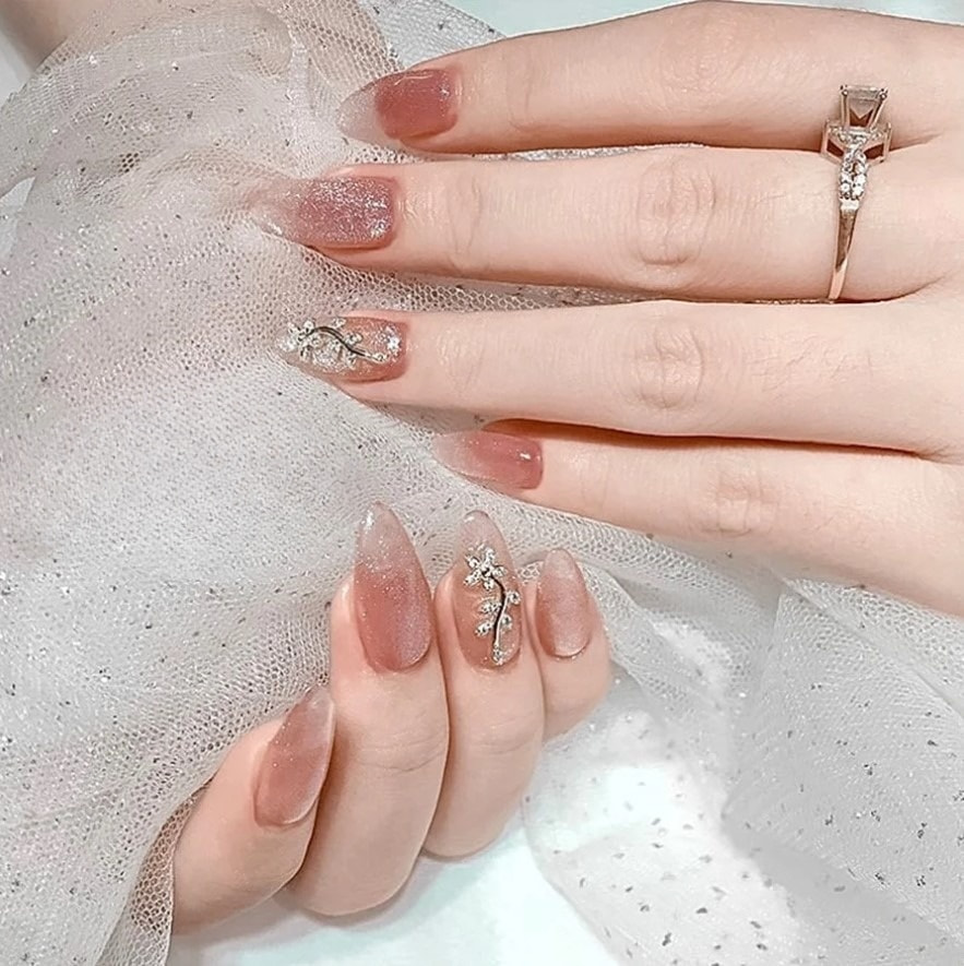 Bee Beauty - Nail đính đá và thiết kế độc đáo