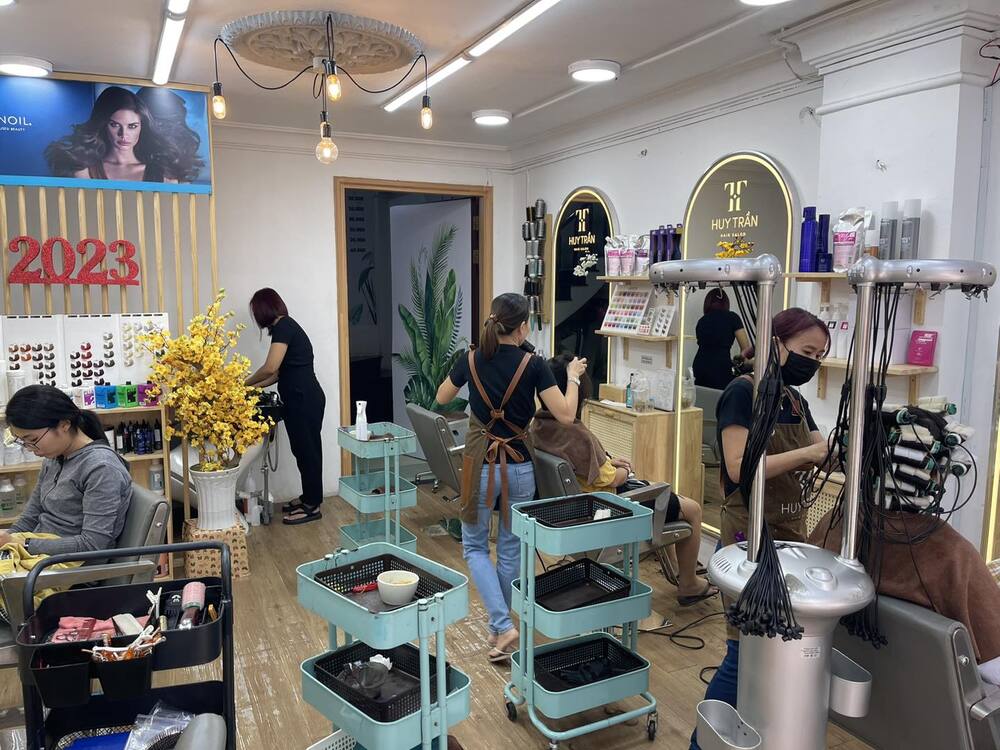 Salon Huy Trần Quận 4