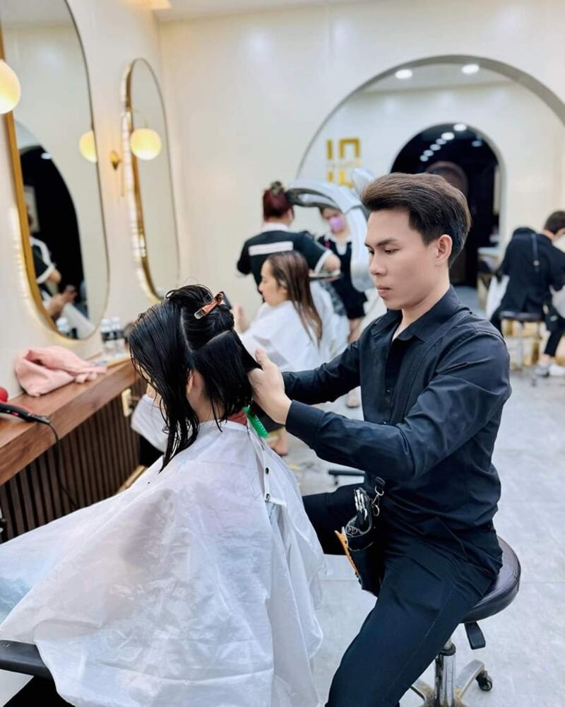 tiem-toc-quan-7-9-min IQ Hair Salon