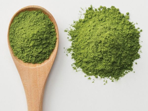 bot-tra-xanh_321a2f47b2344f8e9662826a71e15a47_grande bột trà xanh tẩy tế bào chết cho da mặt