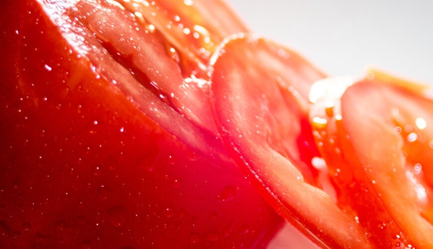 cà chua trị mụn lưng