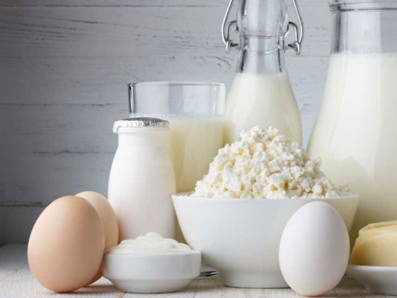 Trứng và sữa tươi nuôi dưỡng móng