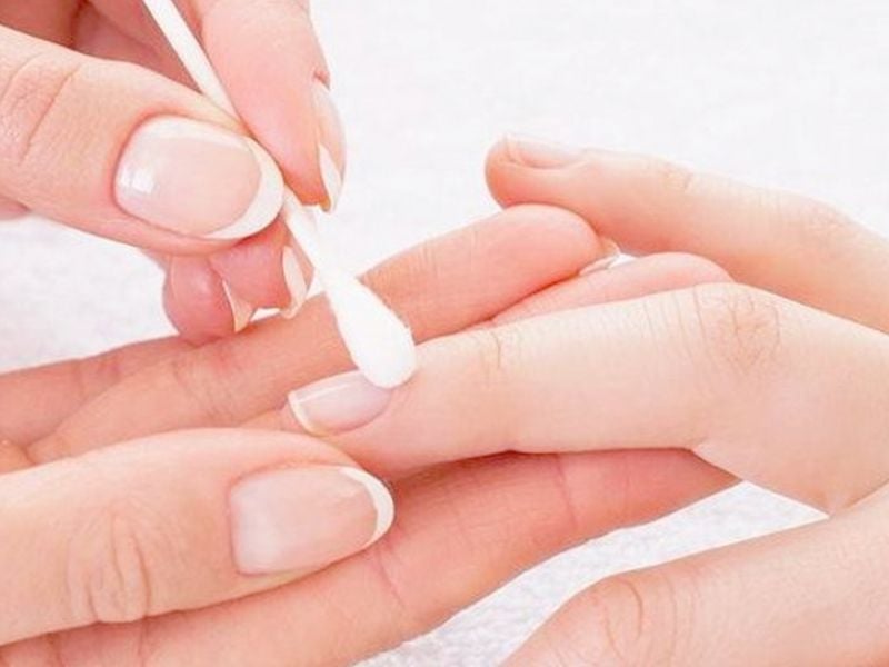 cach-son-mong-tay-5_942140cfa04444cabf322cbf2ea993f7 Xử lý các vết sơn bị lem