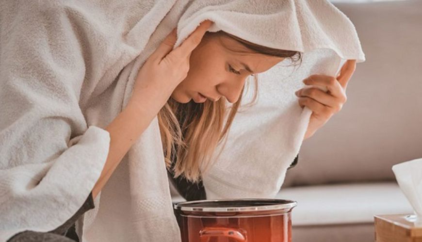 Cô gái xông mặt trước khi dưỡng da