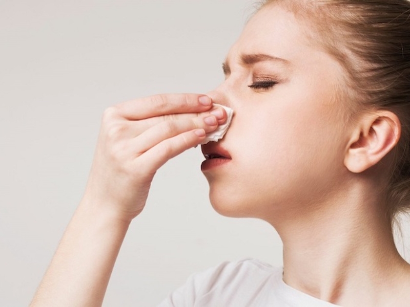 co-nen-cat-long-mui-hay-khong-2_60b9b75e0d4d41d5b9f79ef0623083de Nguy cơ khi cắt tỉa lông mũi