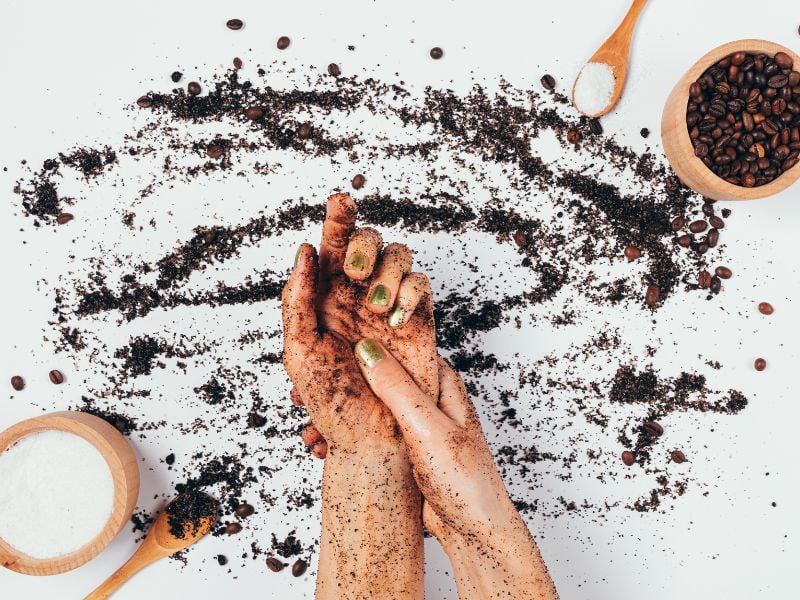 duong-da-tay-mua-dong-03_cf6a246568f64ac0abb86bfe0e166575 Tẩy tế bào chết giúp dưỡng da tay mùa đông nhanh chóng