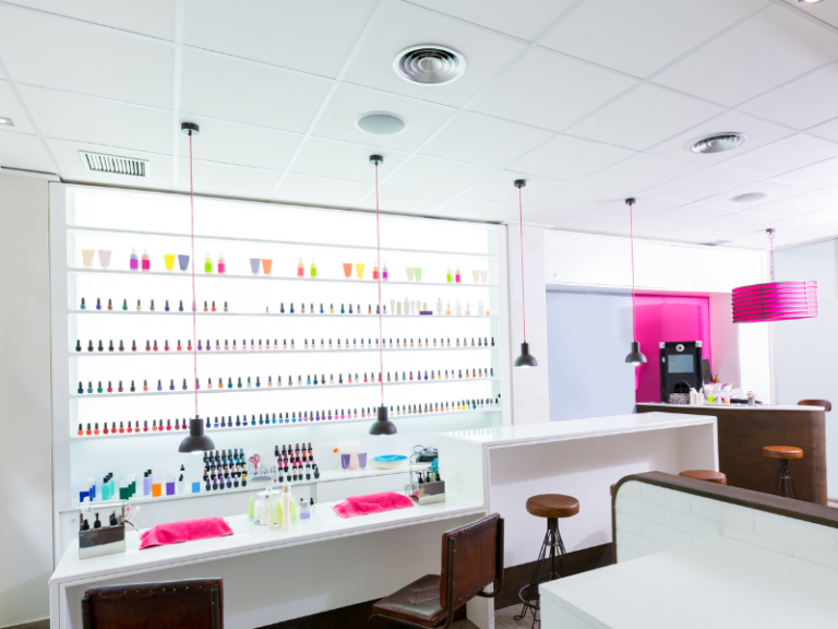 Bí quyết Mở Tiệm Nail Thành Công: Kinh Nghiệm Chi Tiết Từ A – Z