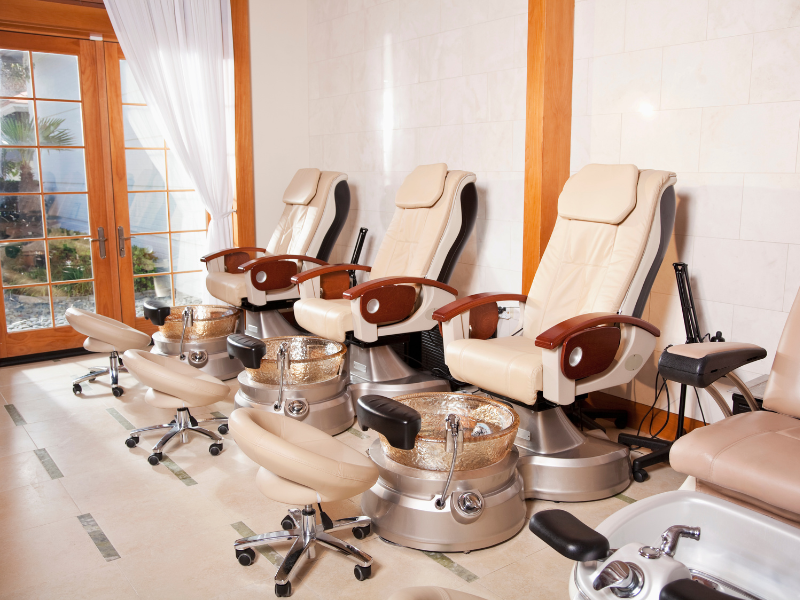 Thiết kế xây dựng và trang trí tiệm nail