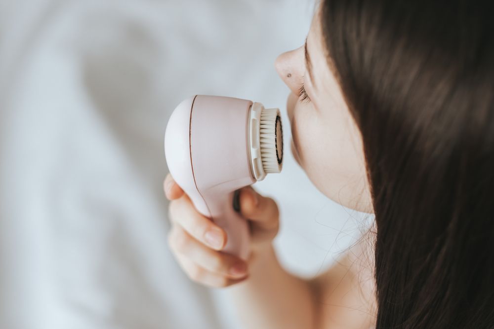 Không dùng máy rửa mặt cho các bộ phận khác trên cơ thể