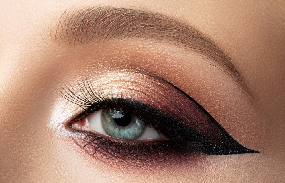 Kiểu eyeliner nét đôi