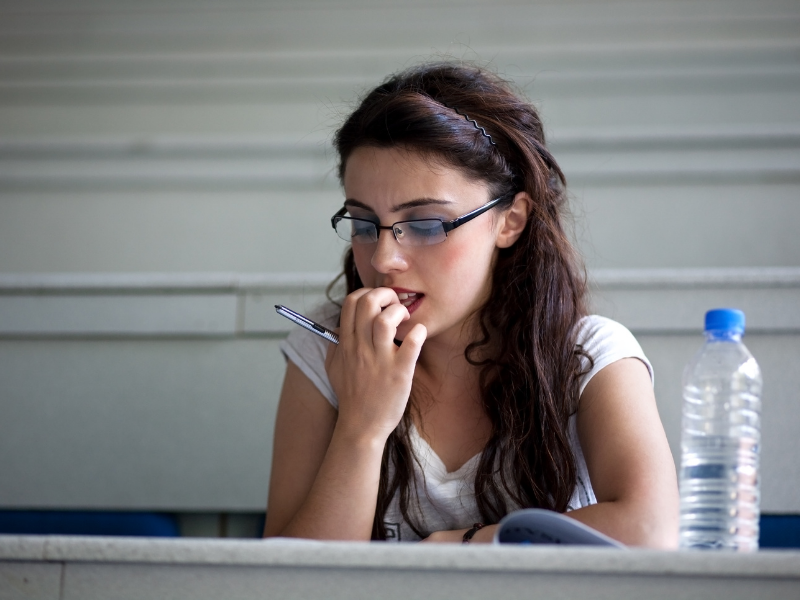 lam-mong-tay-nhanh-dai-trong-1-dem-1_3d363dcdd63040bb95762b5404bf2f0f Thói quen hằng ngày cản trở sự phát triển của móng