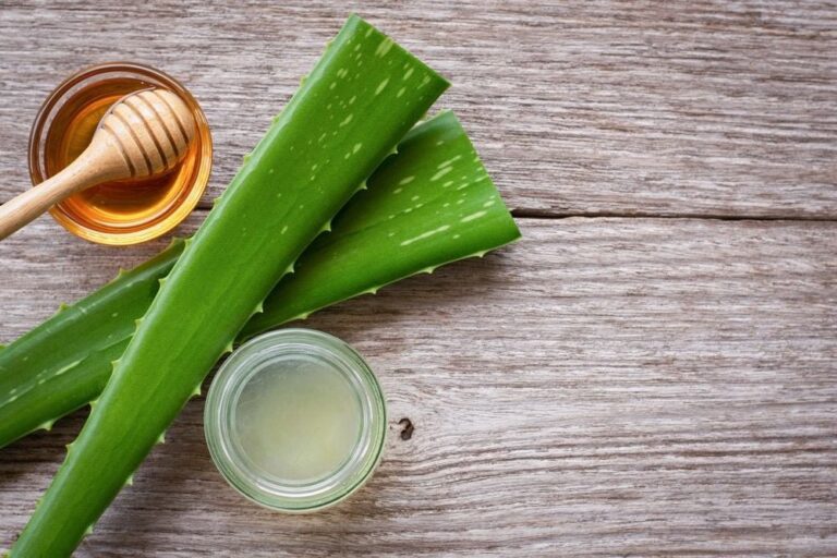 Mặt nạ nha đam: 10 công thức dưỡng da lành tính, hiệu quả bất ngờ