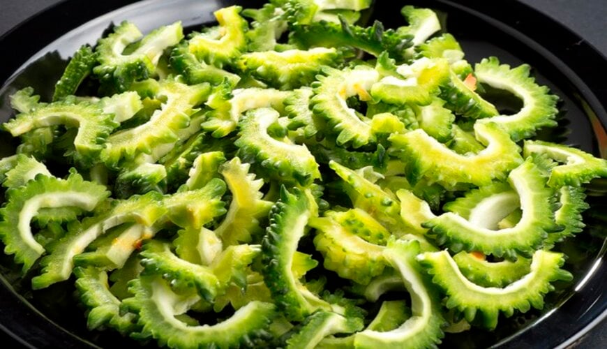 Khổ qua dùng để phục hồi da nhiễm corticoid