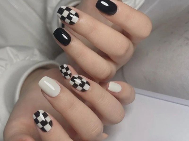 mau-nai-ke-caro-3_069955e18f5e4d5998fc4ed47d74f266 Nail caro đen trắng