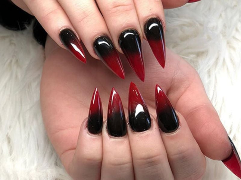 Mẫu nail nhọn kết hợp màu ombre đỏ – đen