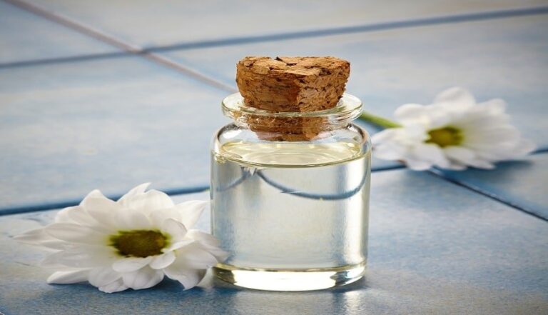 Nước cân bằng da: Công dụng và cách dùng hiệu quả