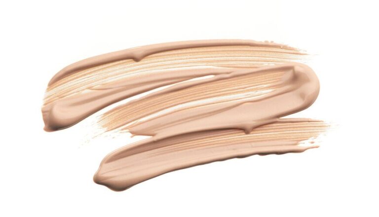 So sánh chi tiết kem lót, kem nền, BB, CC, DD cream và kem che khuyết điểm