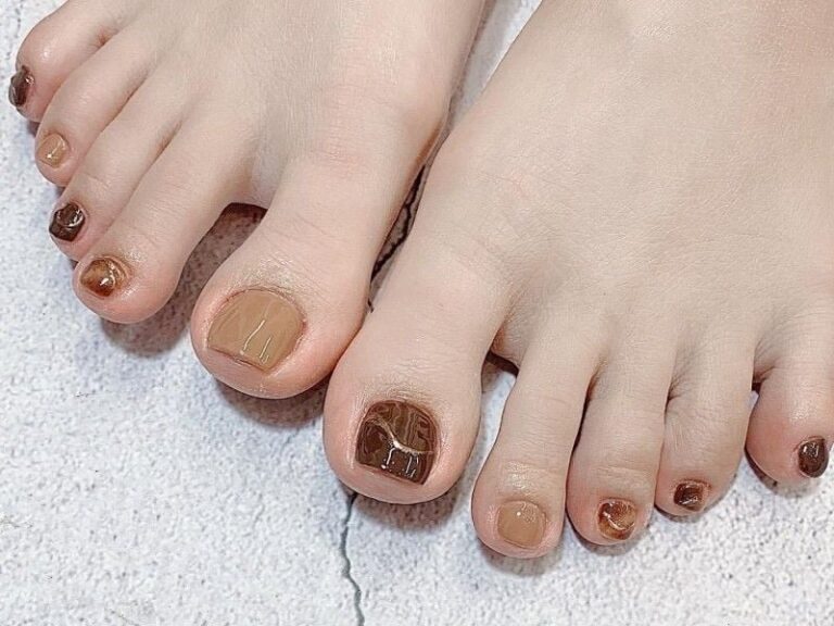 Xu hướng Nail chân 2025: 20+ Sắc Nâu Quyến Rũ Khiến Bạn Mê Mẩn
