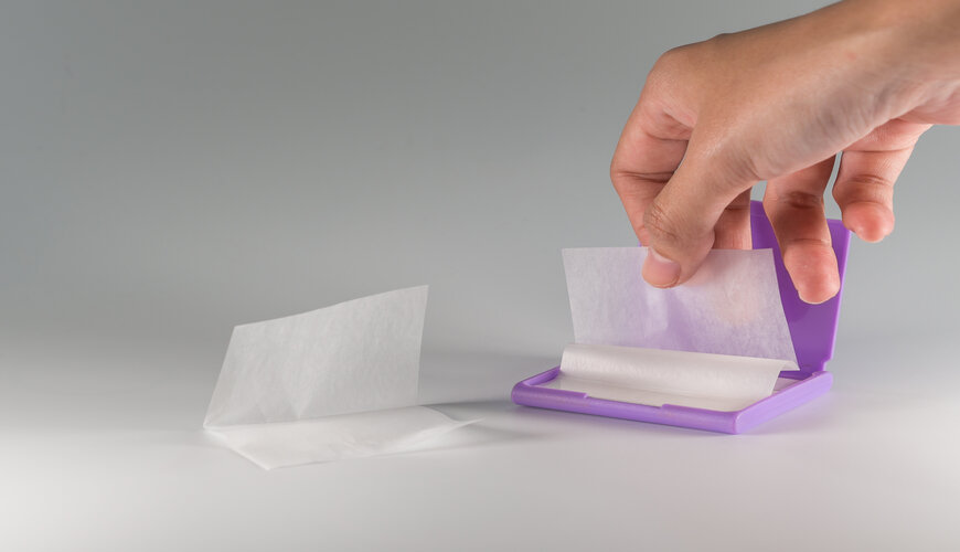 su_dung_giay_tham_dau_cho_dahon_hop_thien_dau_987be6006a074116812cbe4fa044357a sử dụng giấy thấm dầu cho da hỗn hợp thiên dầu