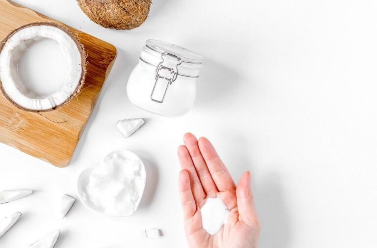 Dầu dừa – Bí quyết làm đẹp tự nhiên bạn không thể bỏ lỡ