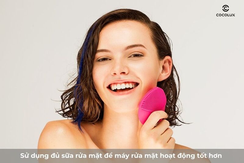 Không sử dụng đủ sữa rửa mặt