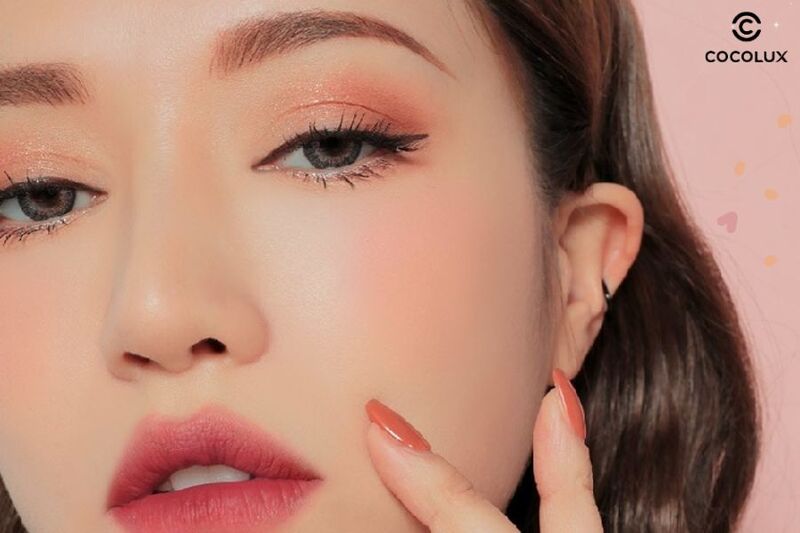 Chọn nước hoa theo màu son