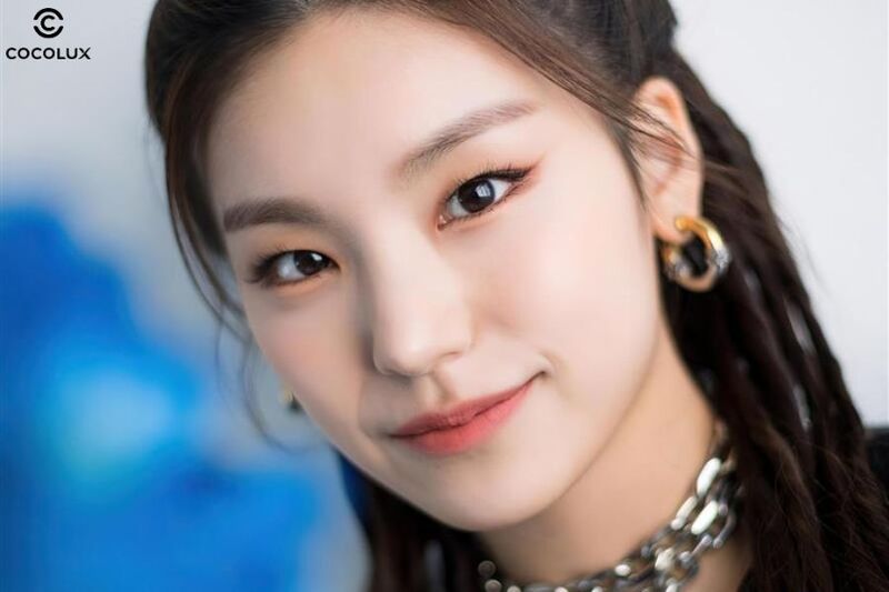 Người có đôi mắt xếch thường có phần sắc sảo và đầy thu hút