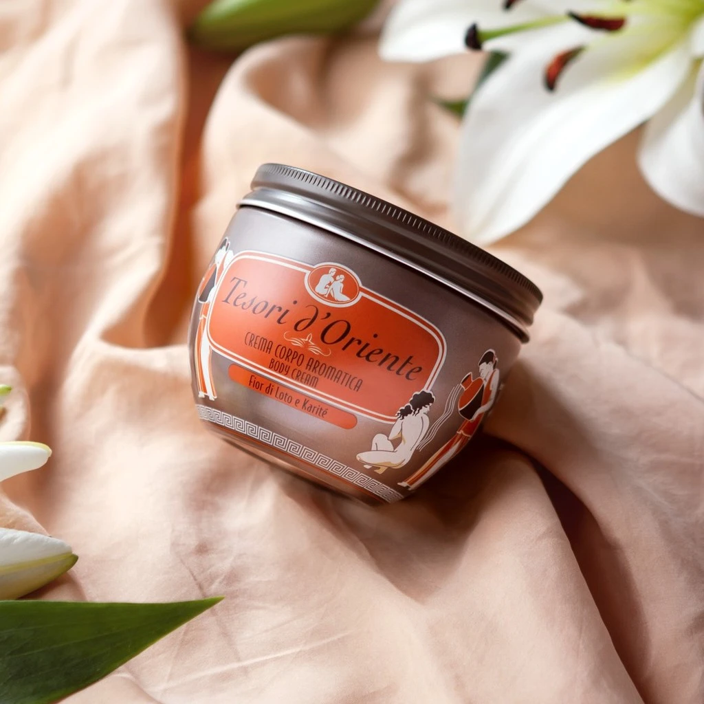 Thiết kế bao bì kem dưỡng thể Tesori d'Oriente Hoa Sen 300ml 2007